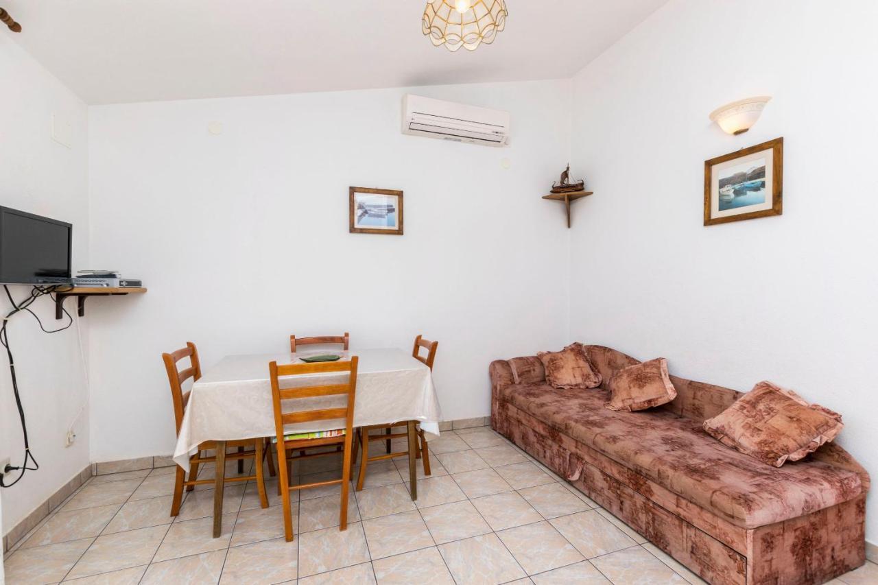 Apartments Neda Τρογκίρ Εξωτερικό φωτογραφία