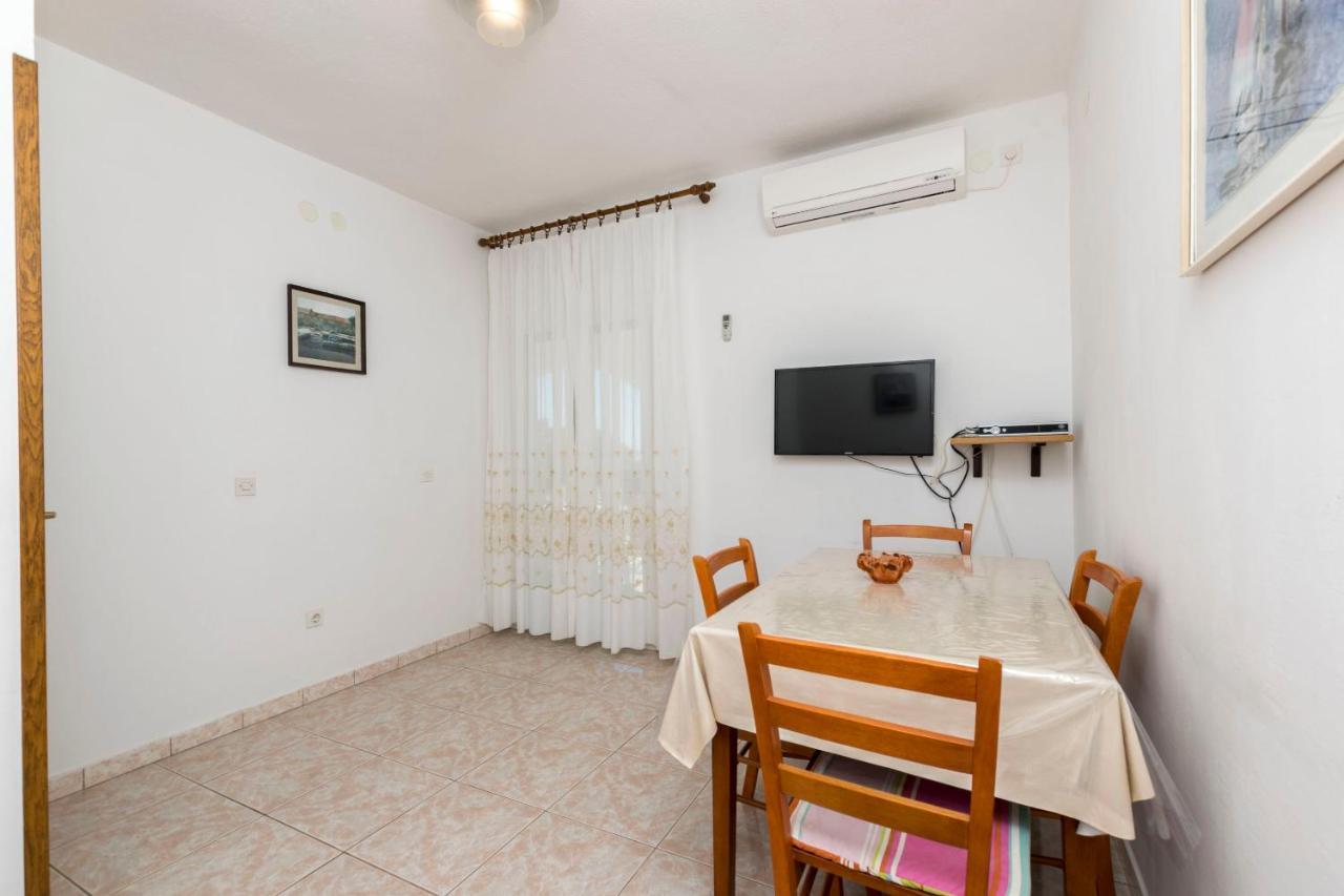 Apartments Neda Τρογκίρ Εξωτερικό φωτογραφία